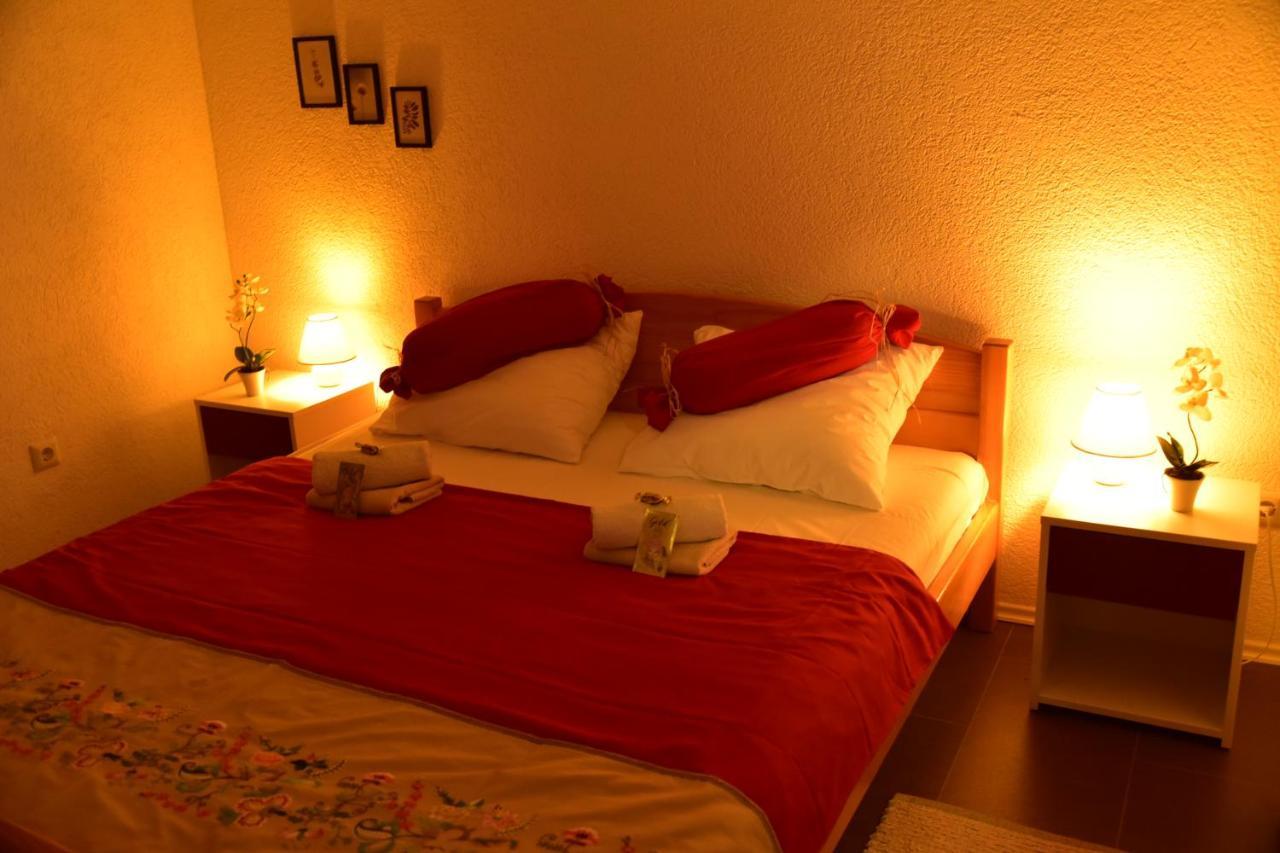 Apartment Bobic Licko Petrovo Selo ภายนอก รูปภาพ