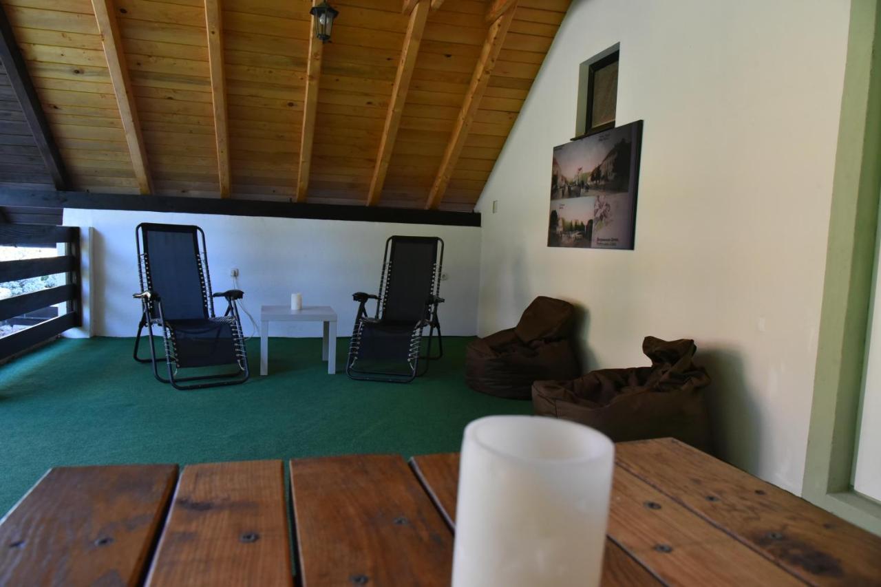 Apartment Bobic Licko Petrovo Selo ภายนอก รูปภาพ