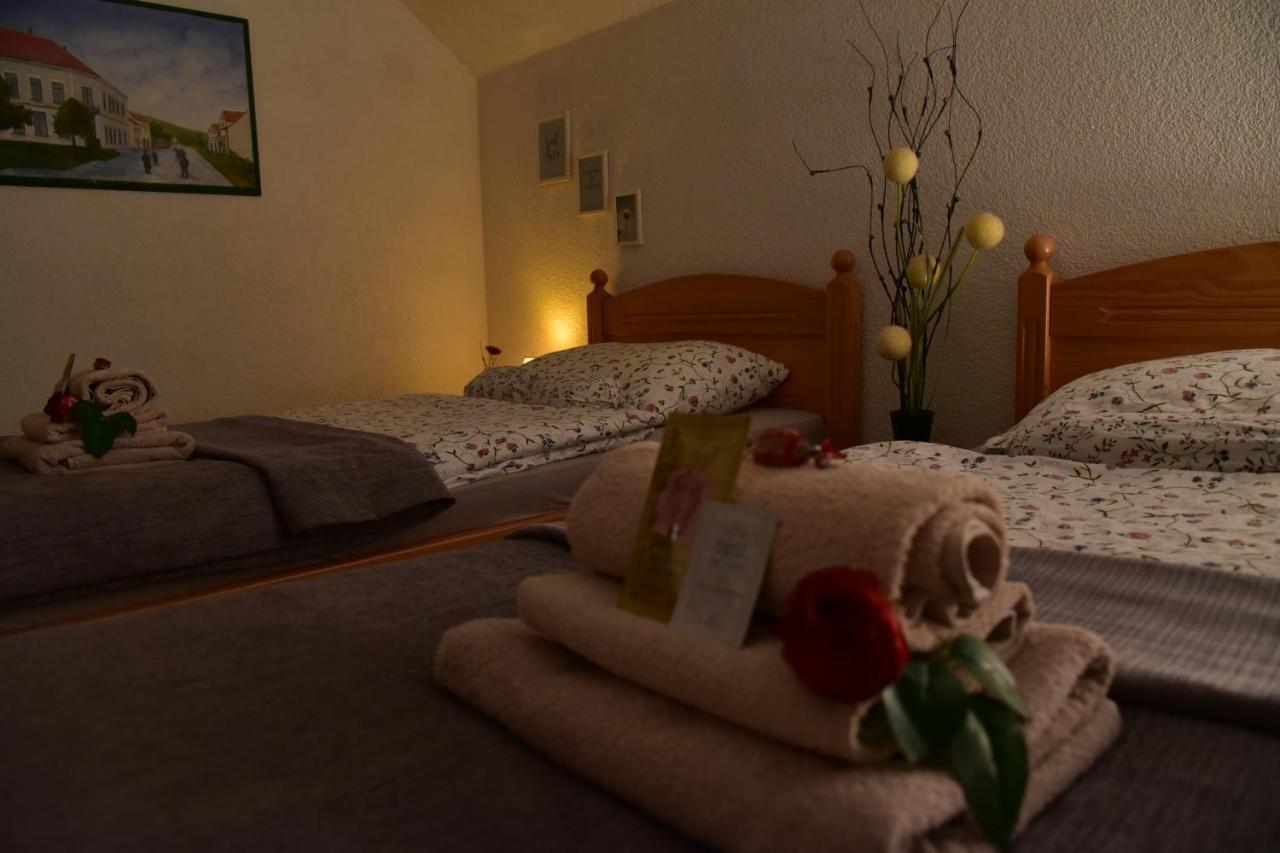 Apartment Bobic Licko Petrovo Selo ภายนอก รูปภาพ